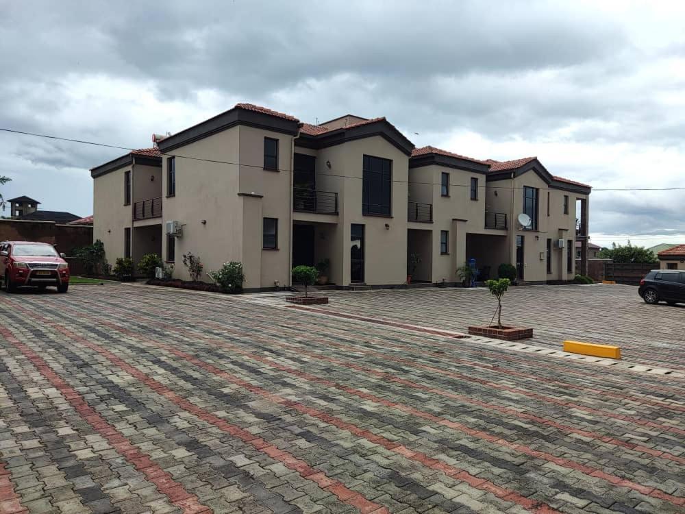 לילונגווה Legacy Suites מראה חיצוני תמונה